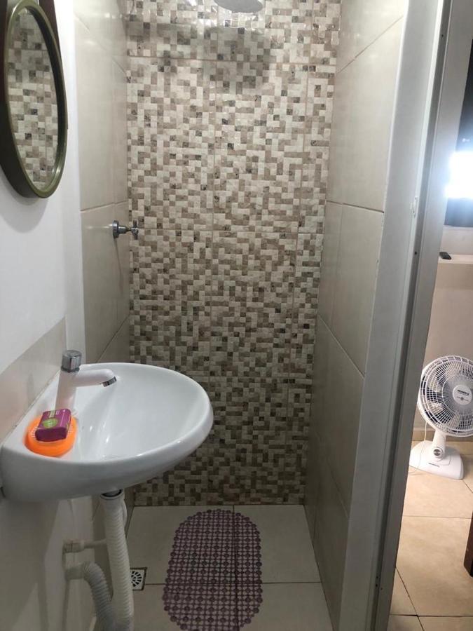 Quartos Com Banheiro Individual Perto Do Aeroporto